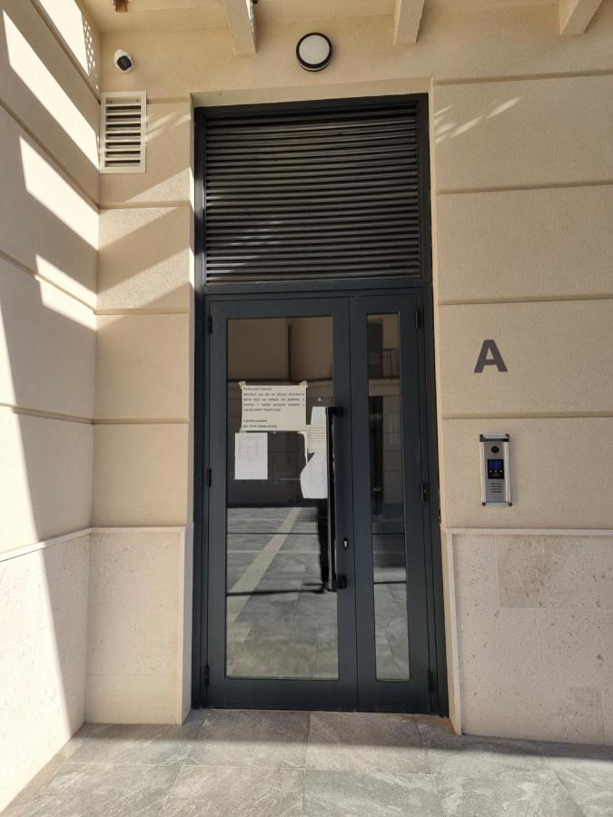 Fantastic New Centre Apartment Podgorica Luaran gambar