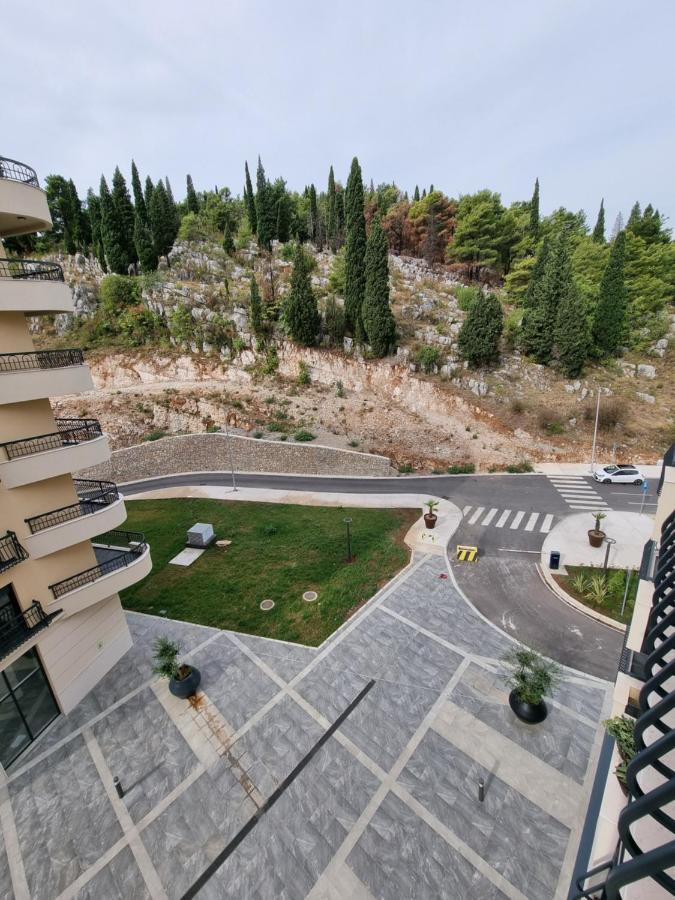 Fantastic New Centre Apartment Podgorica Luaran gambar