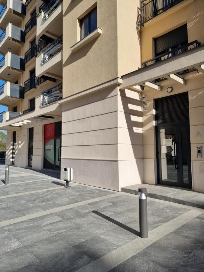 Fantastic New Centre Apartment Podgorica Luaran gambar